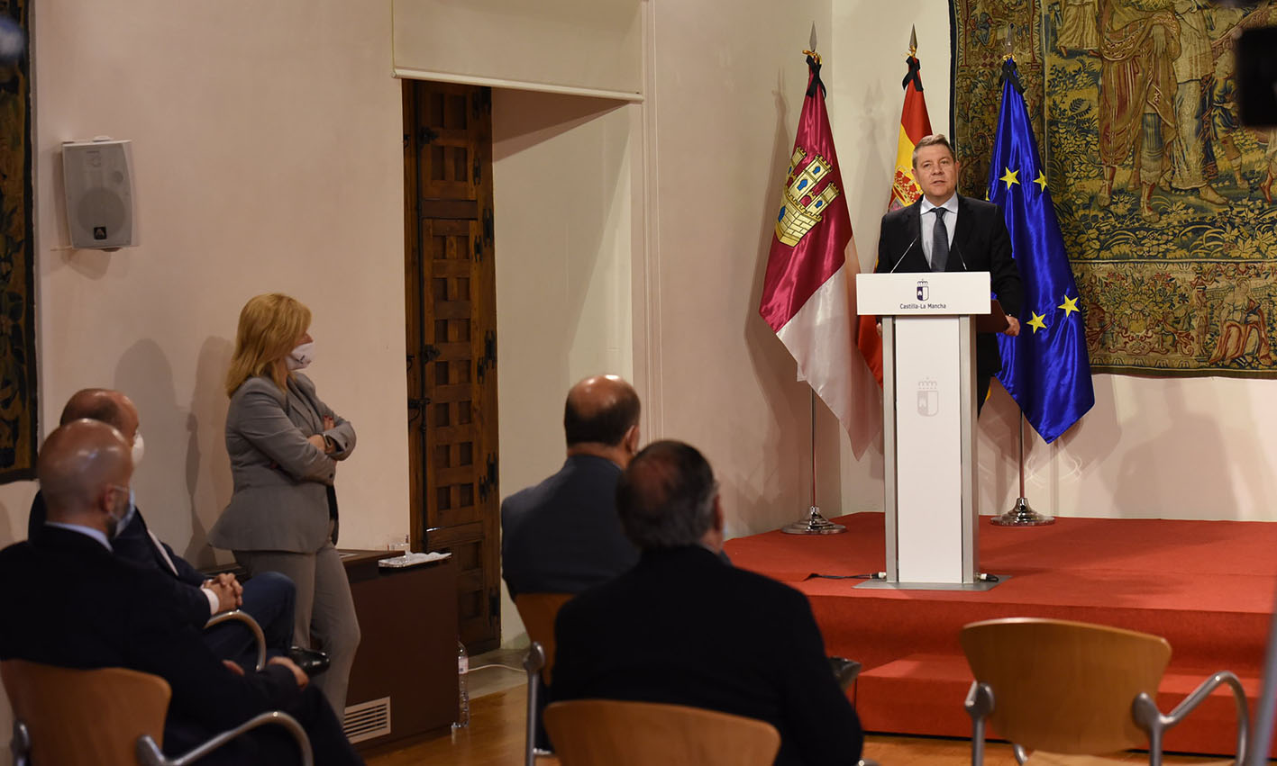 Page ha avanzado los datos durante la firma del Pacto de Reconstrucción de CLM esta mañana en Toledo.