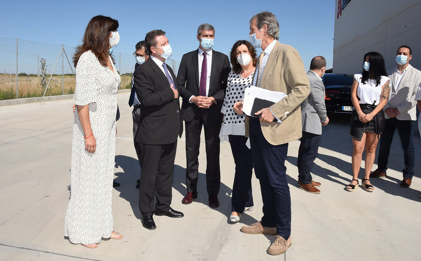 Page, durante su visita a una empresa que se vino de Madrid para instalarse en Yeles (Toledo).