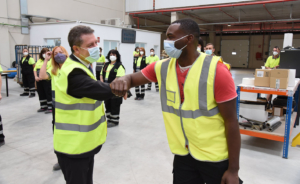 Page, durante su visita a una empresa de la provincia de Toledo.