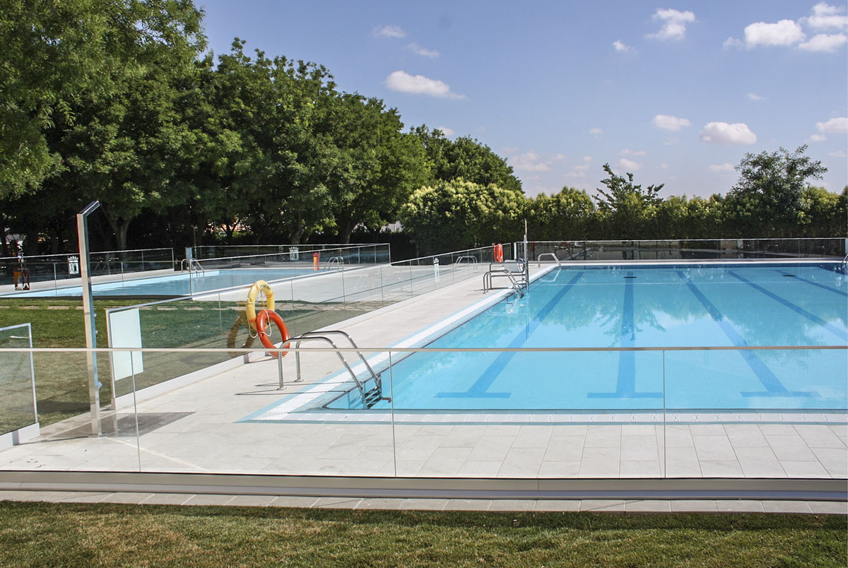 Piscina municipal de Miguel Esteban.