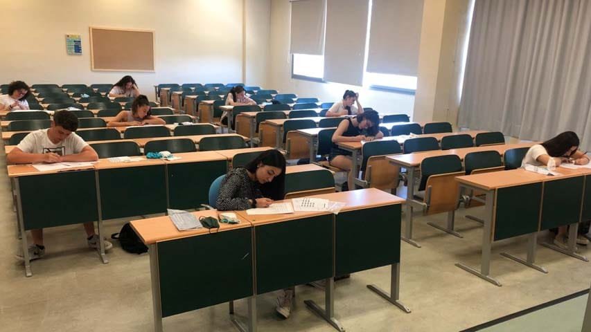 Imagen de los exámenes de la EvAu este año en la UCLM. selectividad, estudiantes, examen, aula