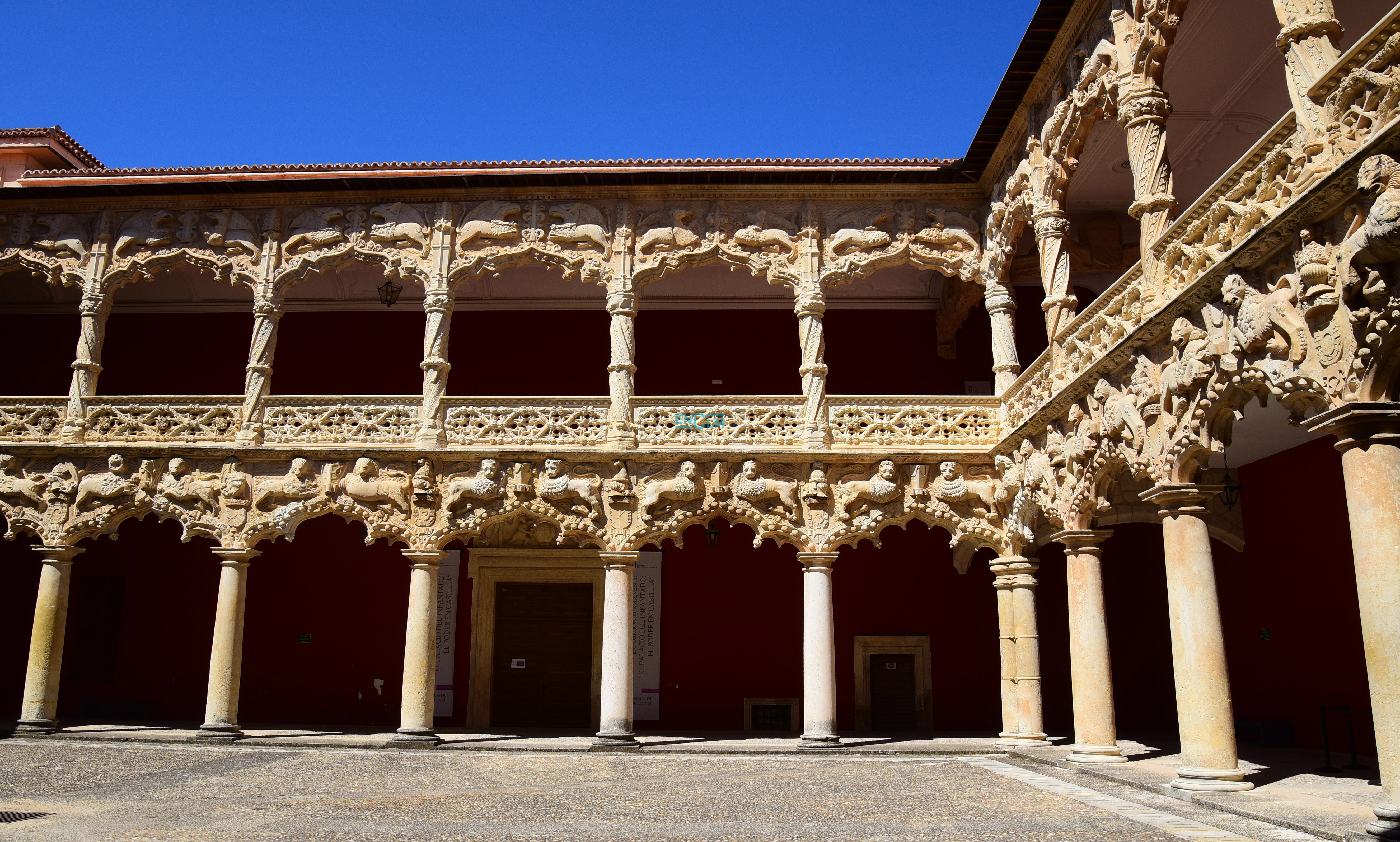 Patio de los Leones. Palacio del Infantado.