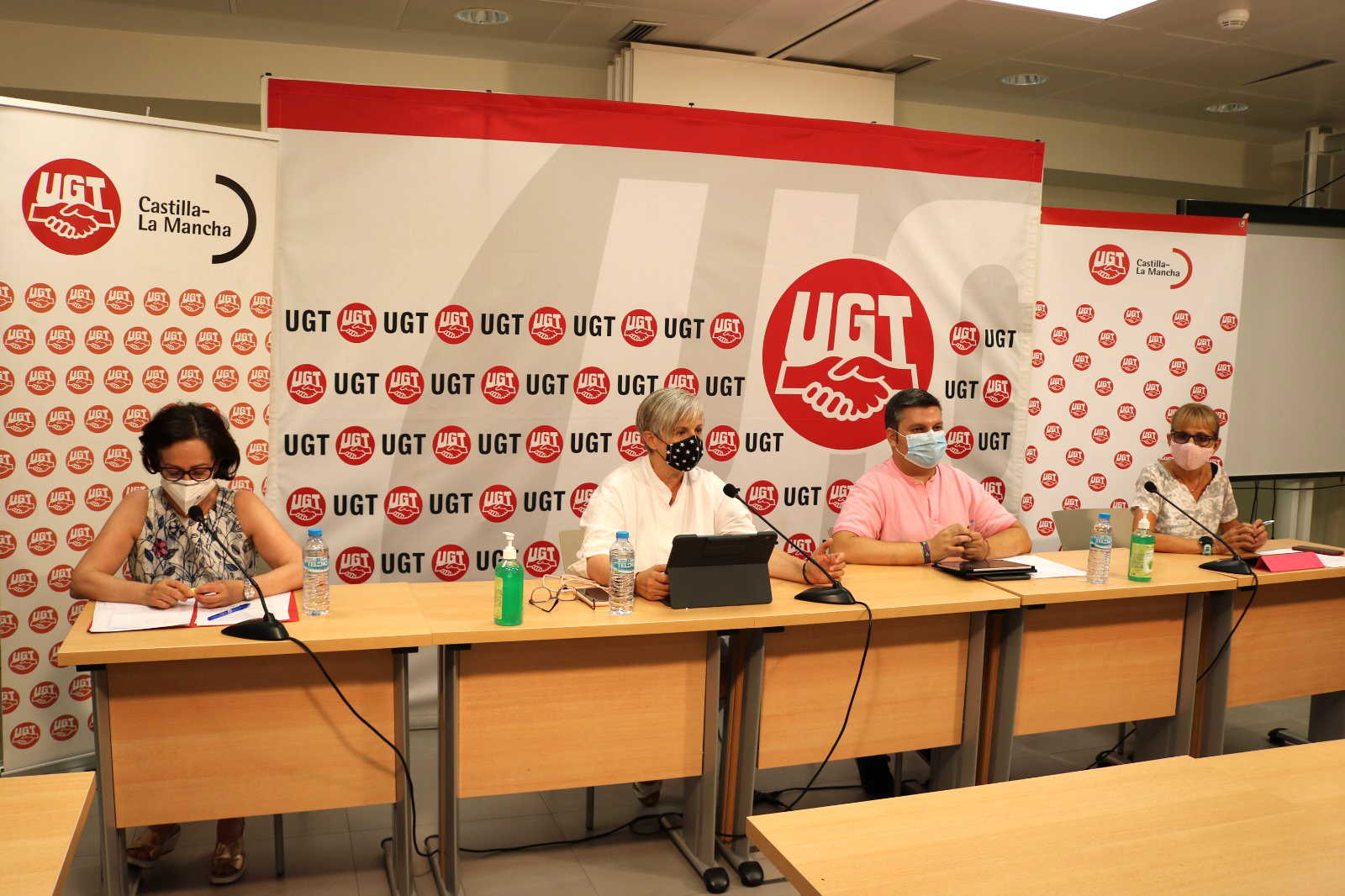 UGT ha denunciado el "abandono" de las residencias de mayores.