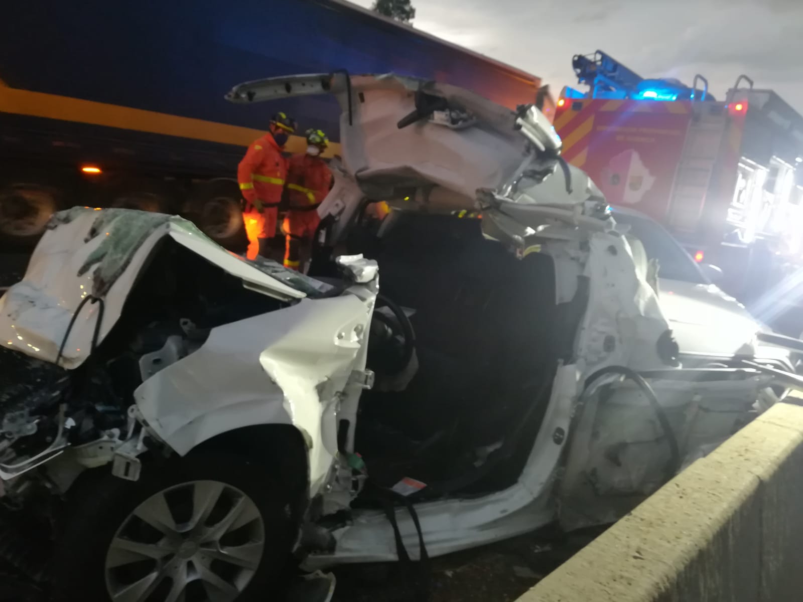 Cuatro personas resultaron heridas en el accidente múltiple de la A-3.