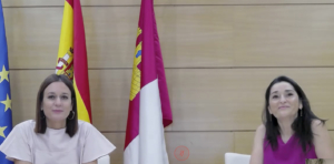 Ana Isabel Fernández Samper, directora general de Turismo, Comercio y Artesanía; y Carla Avilés, directora general de Fundación Horizonte XXII.