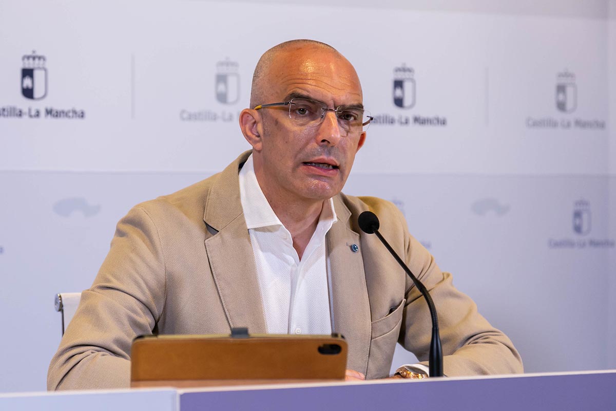 Juan Camacho, informando del brote de coronavirus en un edificio de Albacete