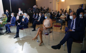 Marlaska, ministro del Interior, junto a Francho Tierraseca, delegado del Gobierno en CLM; Milagros Tolón, alcaldesa de Toledo; y Paco Pardo, director general de la Policía, durante la inauguración de la exposición de los 75 años del DNI en España.