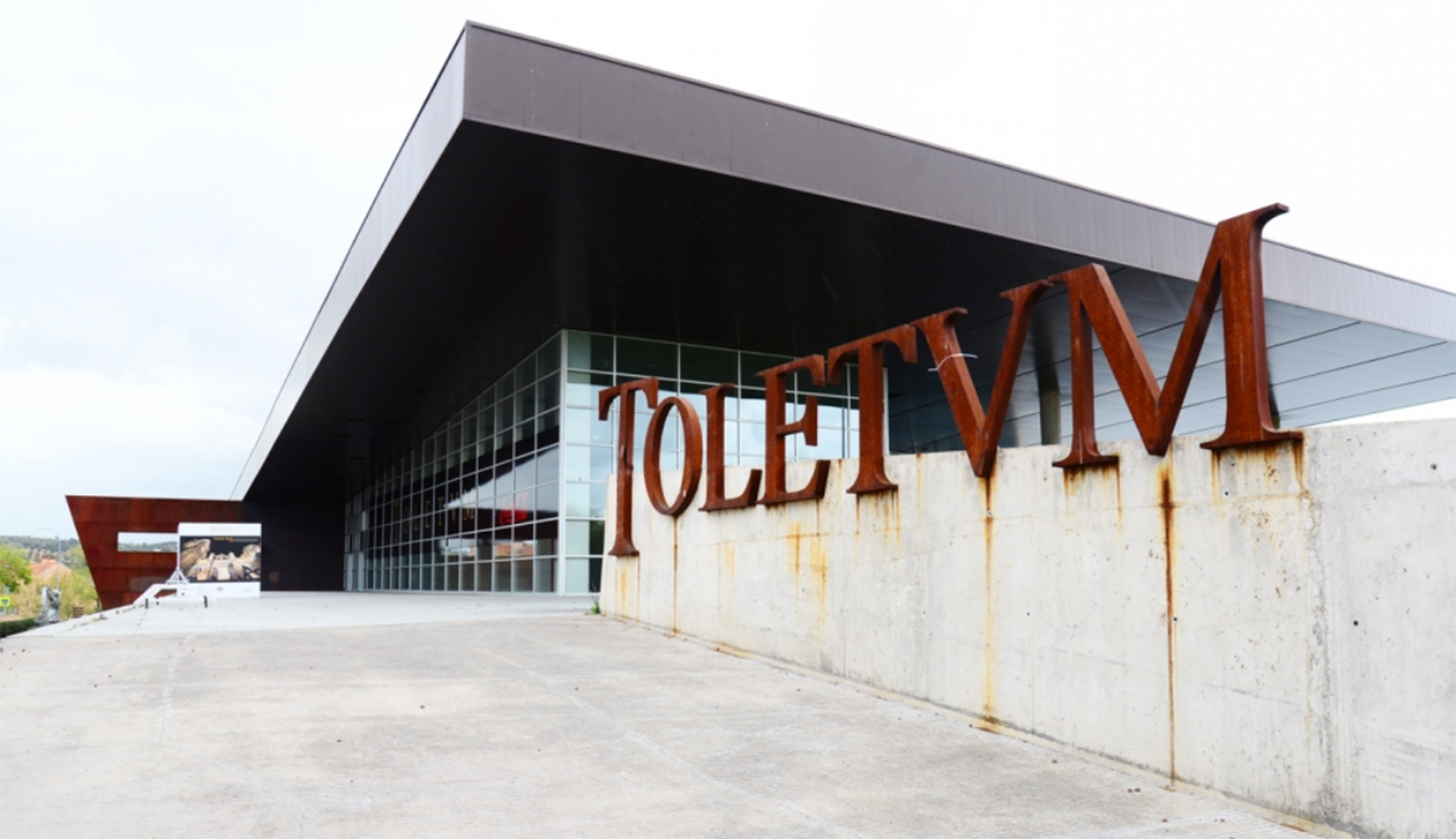 El edificio Toletvm, a la entrada de la capital regional por la carretera de Madrid, será cedido a la UCLM y acogerá a unos 1.000 alumnos de diversas facultades.