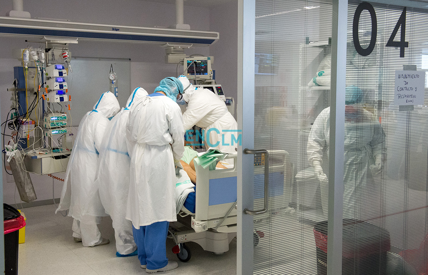 Interior de la UCI del hospital de Toledo. Foto: Carlos Monroy.