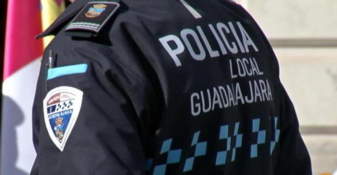 Imagen de archivo de un policía local de Guadalajra.