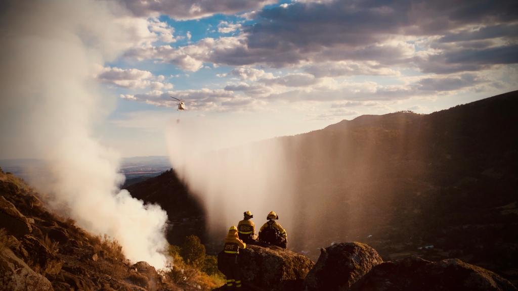 Imagen de la tarde del lunes 3 en el incendio de El Real de San Vicente (Toledo). Foto: @At_brif.