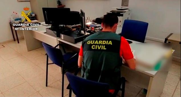 La Guardia Civil destapó la emisión ilegal de cursos de formación de bombero