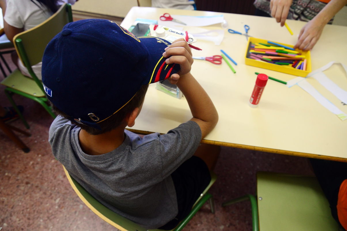 Niño en un colegio