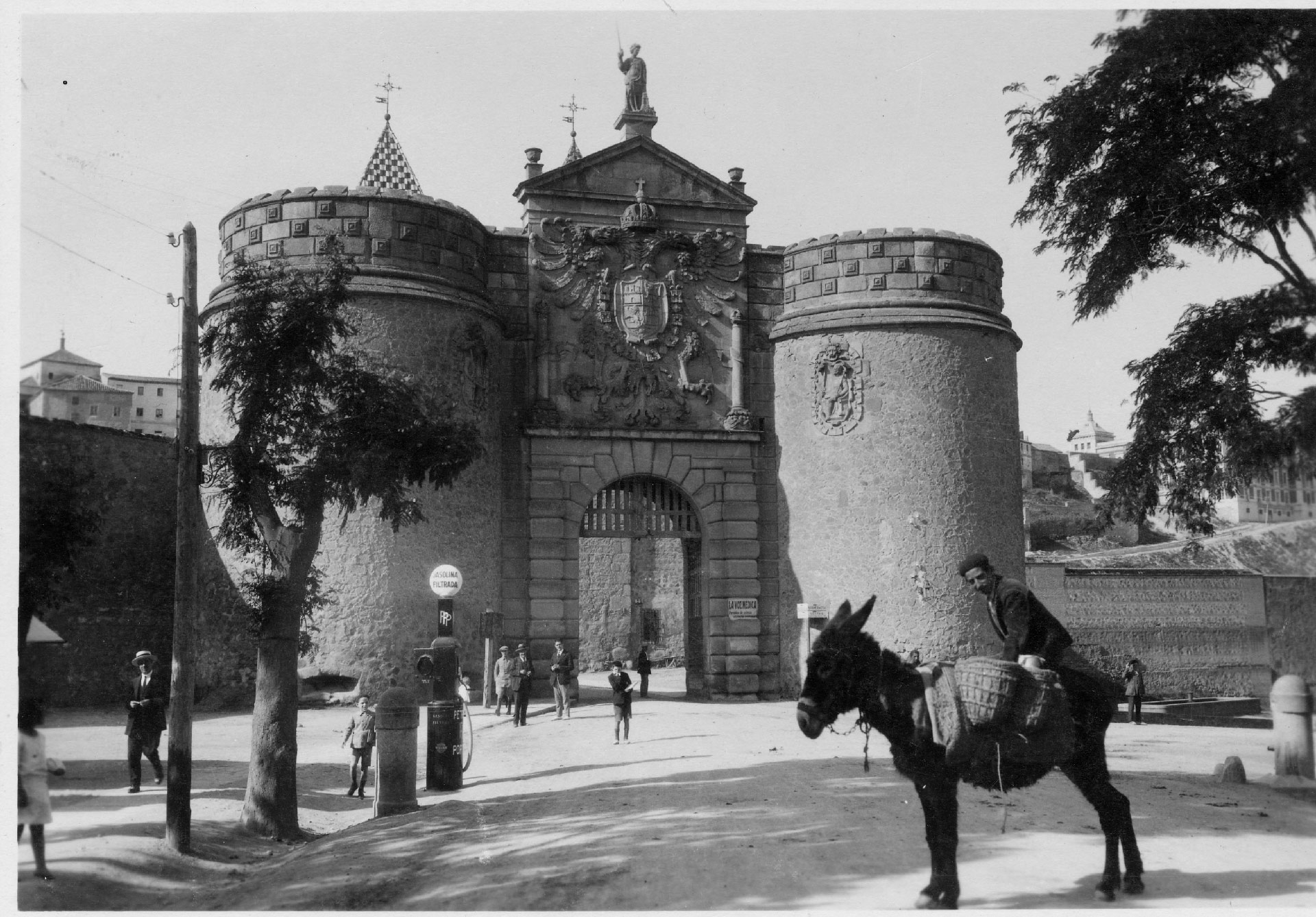 Puerta de Bisagra en Toledo, (Fondo Rodríguez, AHP Toledo)