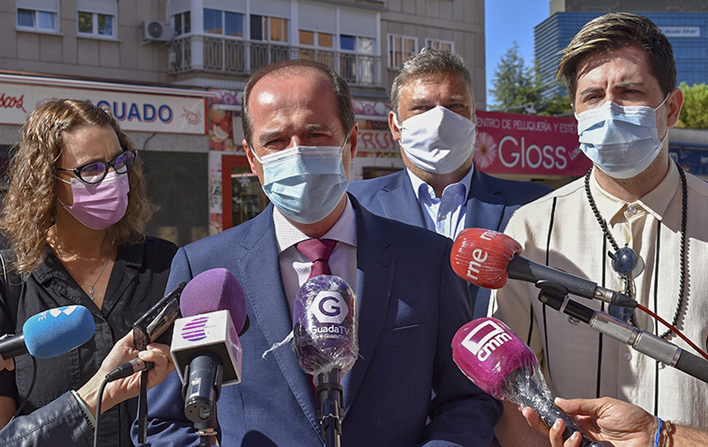 Alberto Rojo, alcalde de Guadalalara, ha explicado las tres nuevas líneas de ayudas.
