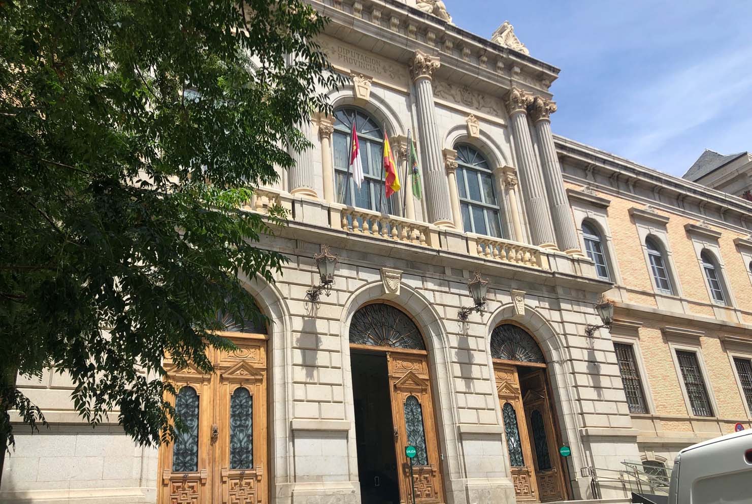 Imagen de la fachada principal de la Diputación de Toledo.