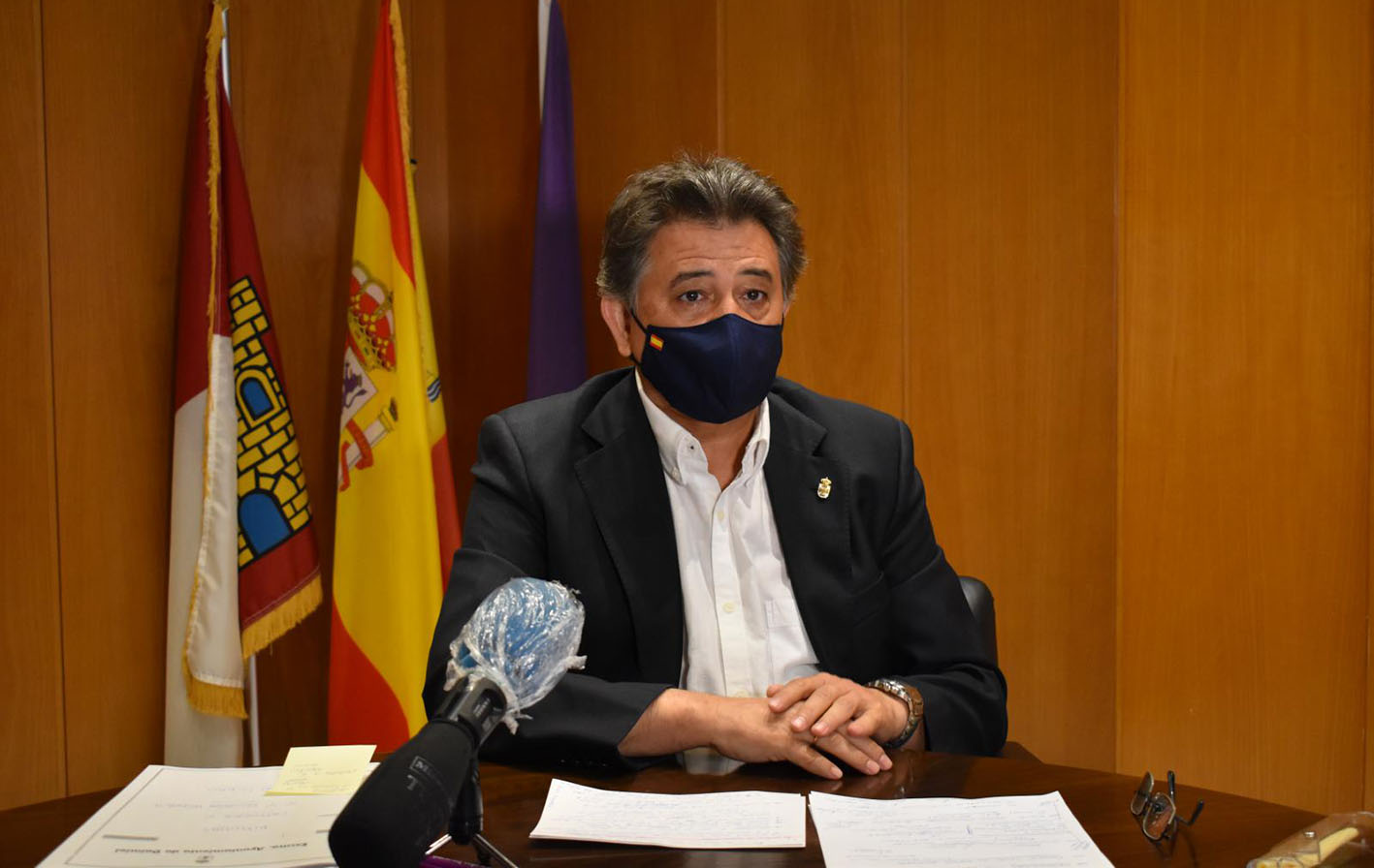 Leopoldo Sierra, alcalde de Daimiel, ha comunicado el brote de coronavirus en la localidad.