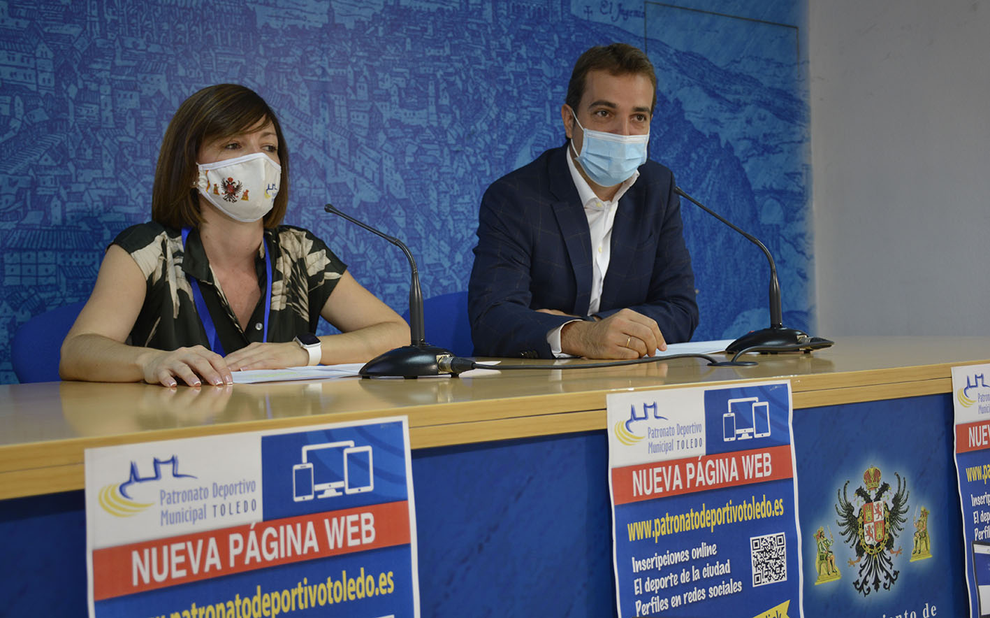 Naturaleza Vallés y Pablo García, durante la rueda de prensa en la que han presentado la nueva web.