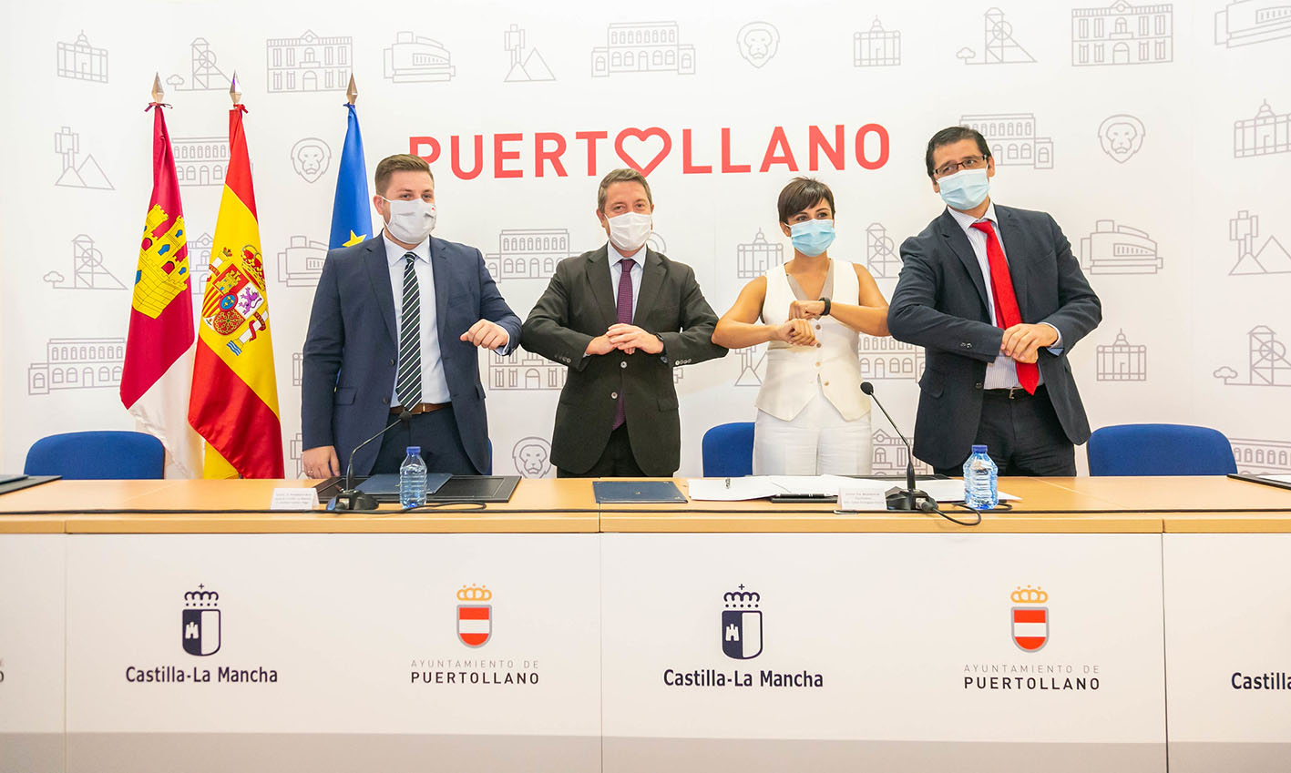 Nacho Hernando, consejero de Fomento; Page; Isabel Rodríguez, alcaldesa de Puertollano; y José Manuel Caballero, presidente de la Diputación de Ciudad Real.