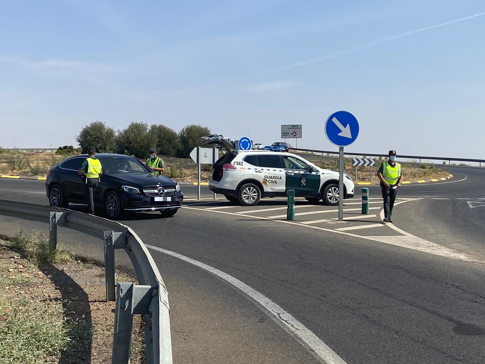 Imagen de un control en una de las salidas de Bolaños de Calatrava.