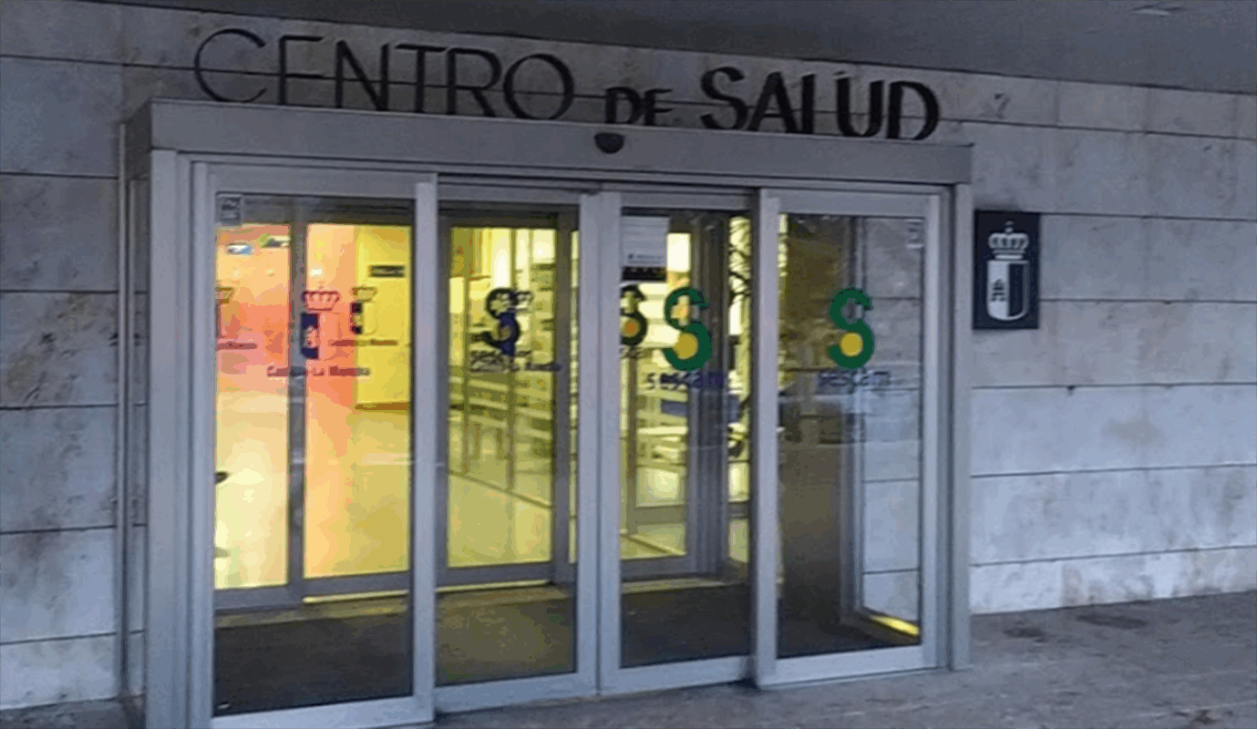 La agresión se produjo madrugada del domingo en el centro de salud del Polígono, en Toledo.