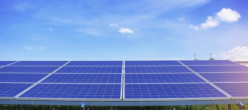 Imagen de archivo de una planta fotovoltaica en Castilla-La Mancha.