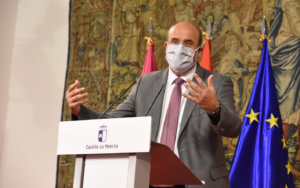 José Luis Martínez Guijarro, vicepresidente del Gobierno de CLM, ha anunciado la reducción de ratios en aquellas aulas donde no se pueda mantener la distancia de seguridad.