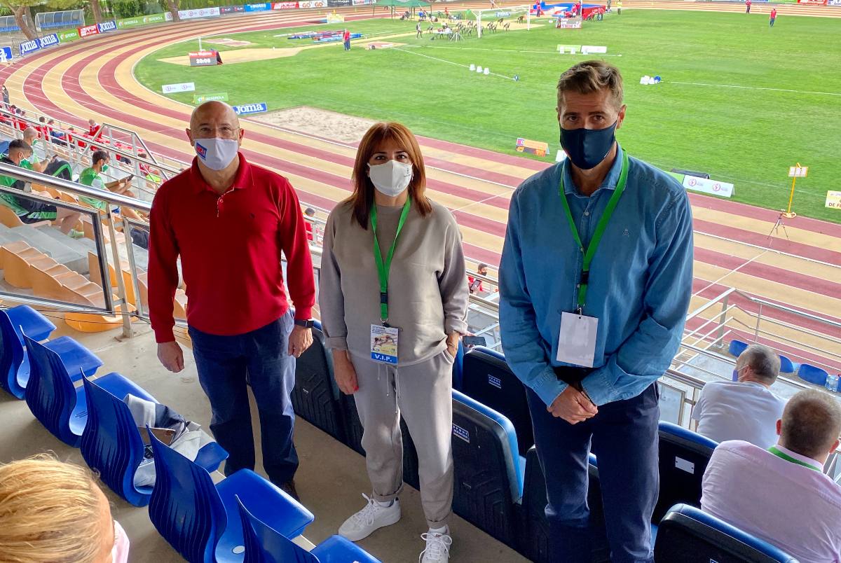 La directora general de Juventud y Deportes, Noelia Pérez, durante el 45 Campeonato de España de Atletismo por Federaciones Autonómicas.