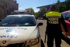 El Agente de Movilidad llevó a la embarazada hasta el Virgen de la Salud.