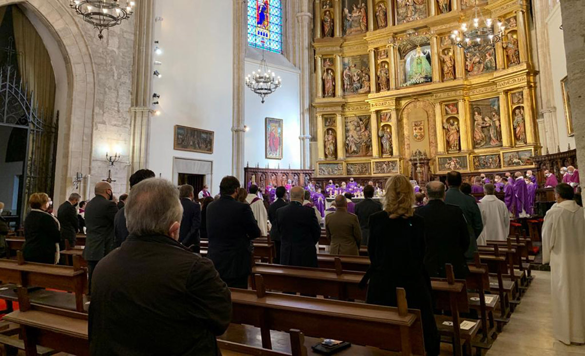 Funeral por el obispo emérito Antonio Algora.