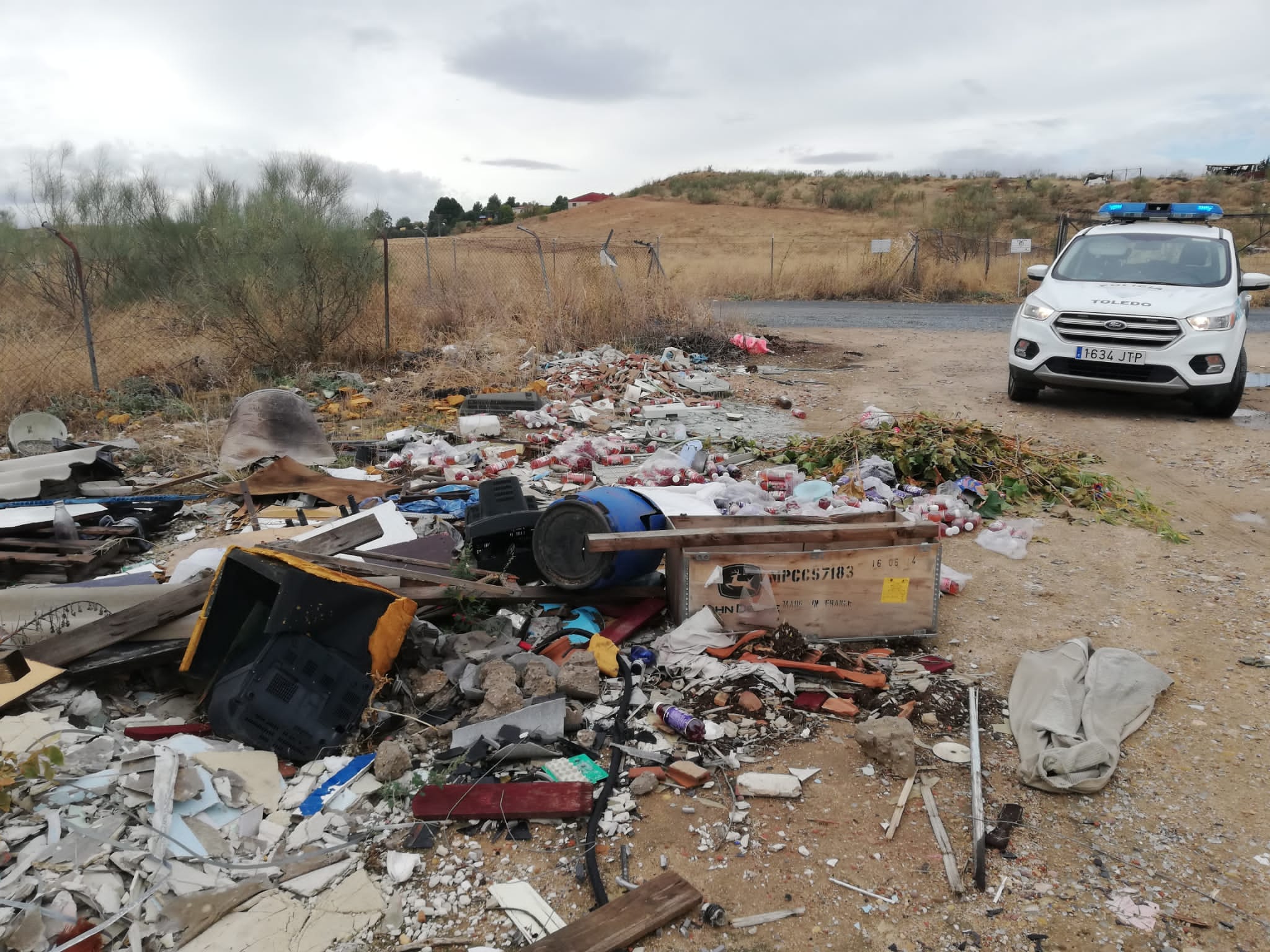 Imagen de uno de los vertederos, en el camino Carrasco.