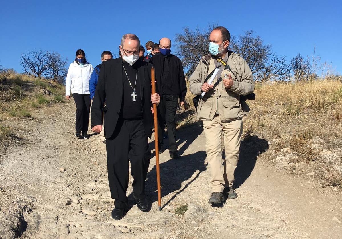 El arzobispo de Toledo en la inauguración de la primera etapa del camino a Guadalupe.