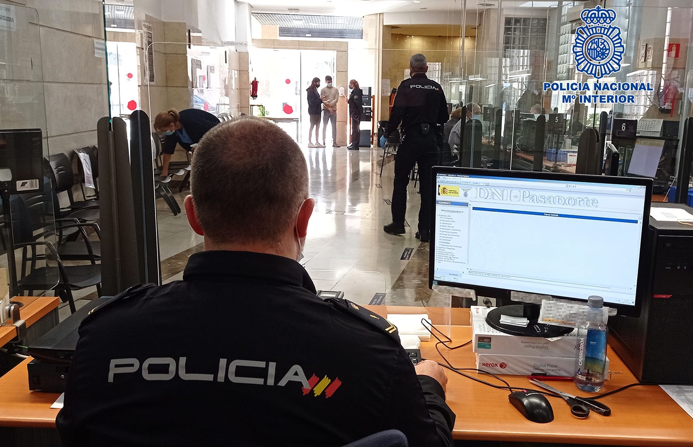 Oficina de renovación del DNI y el pasaporte de Toledo. La Policía Nacional pide que no esperen hasta el final para proceder a su renovación.