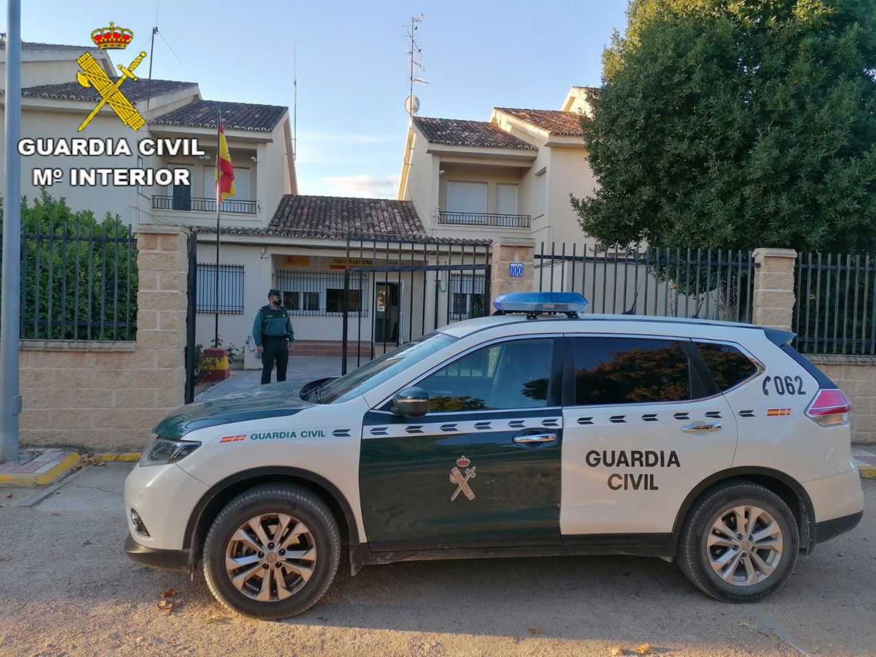 Los agentes de La Puebla de Almoradiel (Toledo) recibieron varias pedradas del posteriormente detenido.