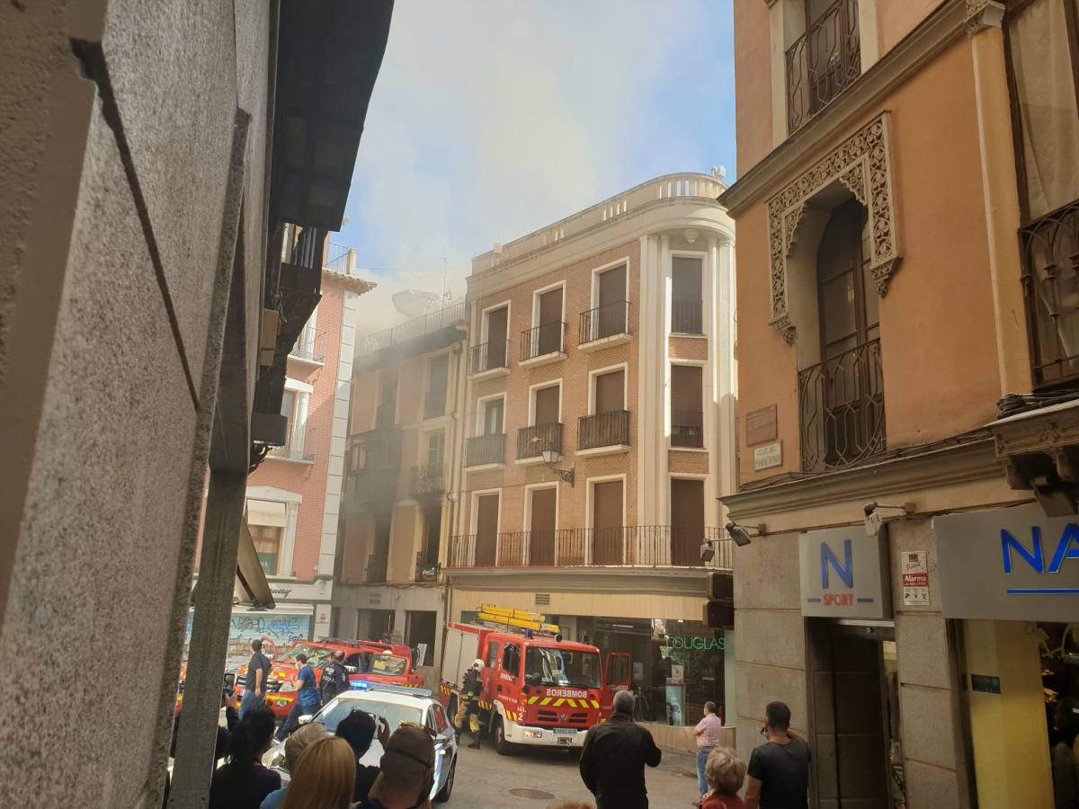 Incendio en la calle Comercio de Toledo.