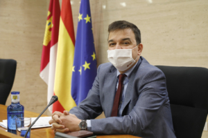 El consejero de Agricultura, Agua y Desarrollo Rural.