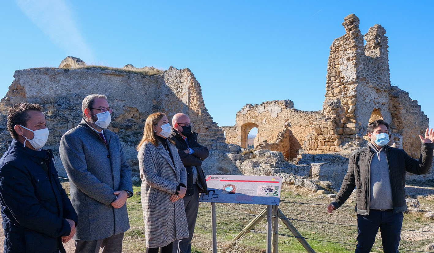 Rosana Rodríguez visita el Parque Arqueológico de la Recópolis