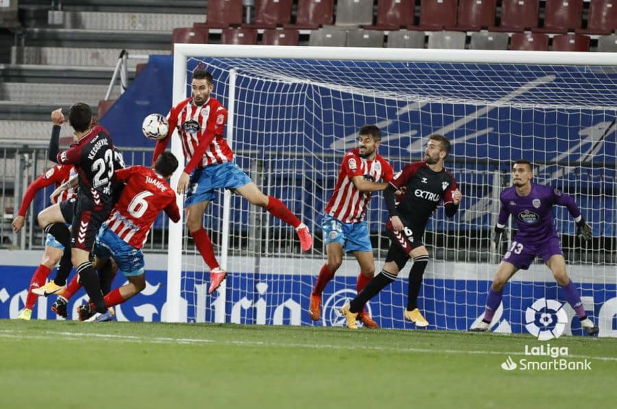 El Lugo firmó el gol de penalti en el minuto 85.