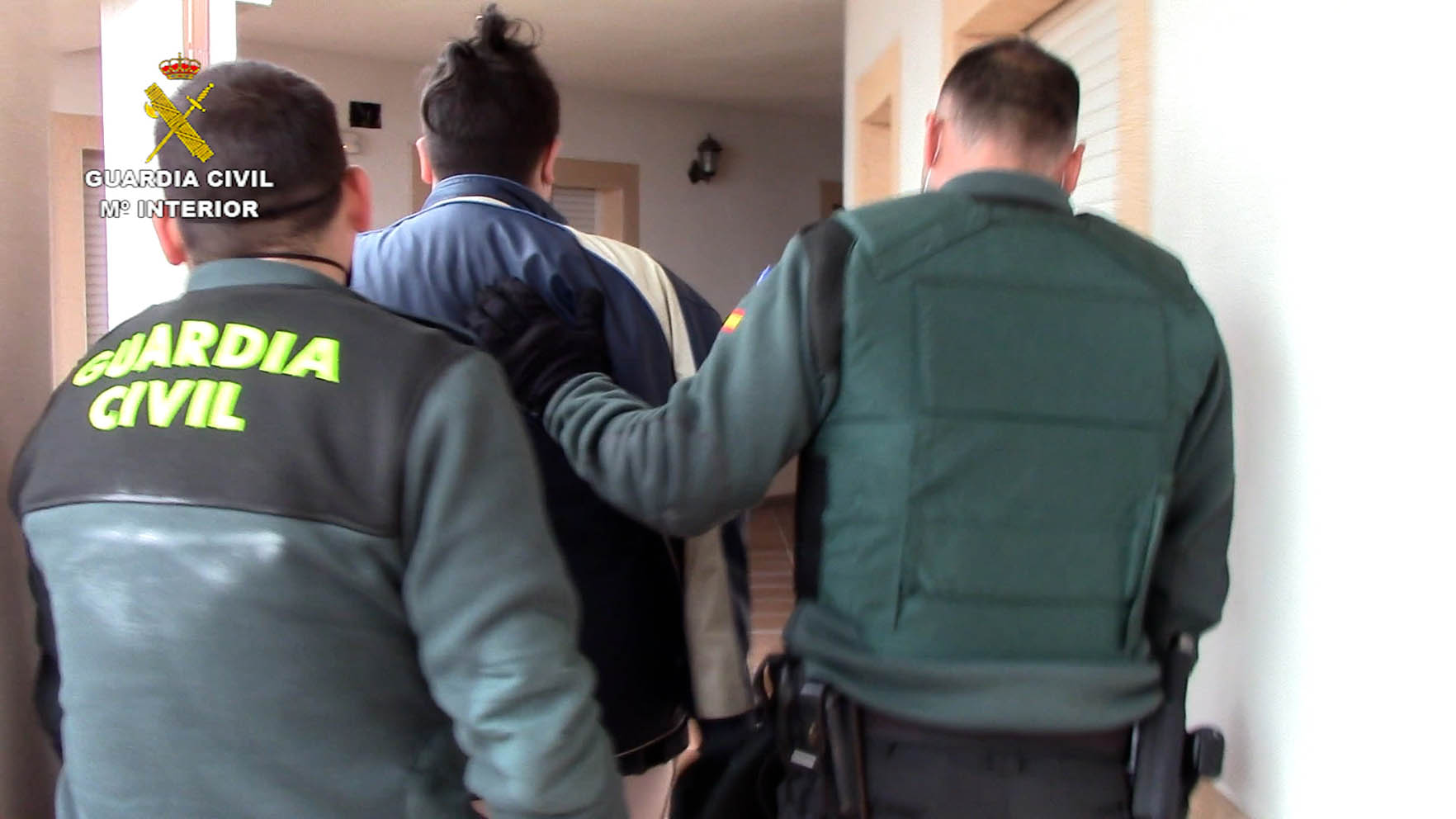 La Guardia Civil ha detenido a dos personas en Burujón por una presunta trama de tráfico de medicamentos.