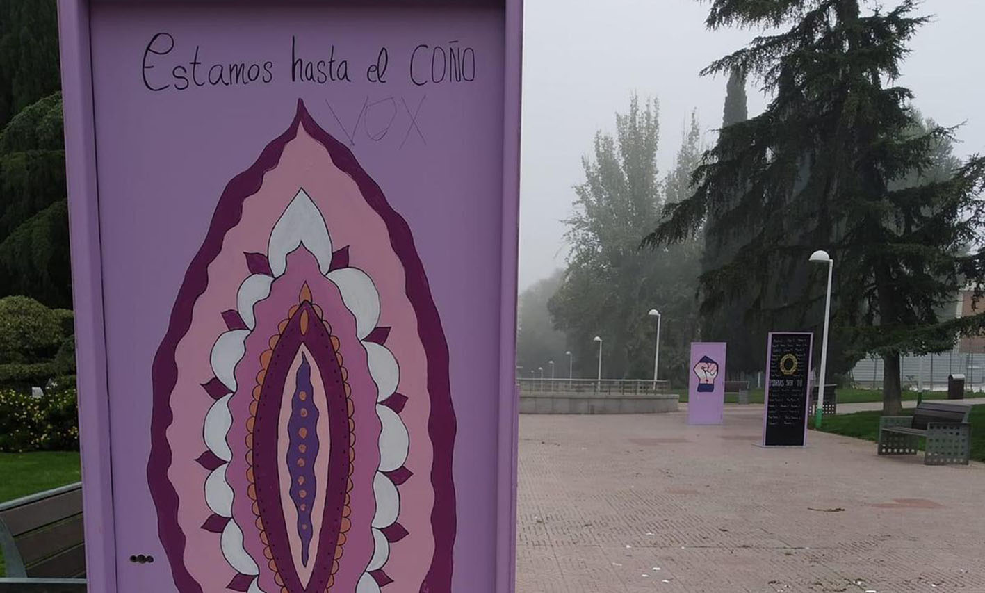Imagen y frase de la campaña contra la violencia sexual colocada en un parque de Ciudad Real y que el PP ha pedido retirar.