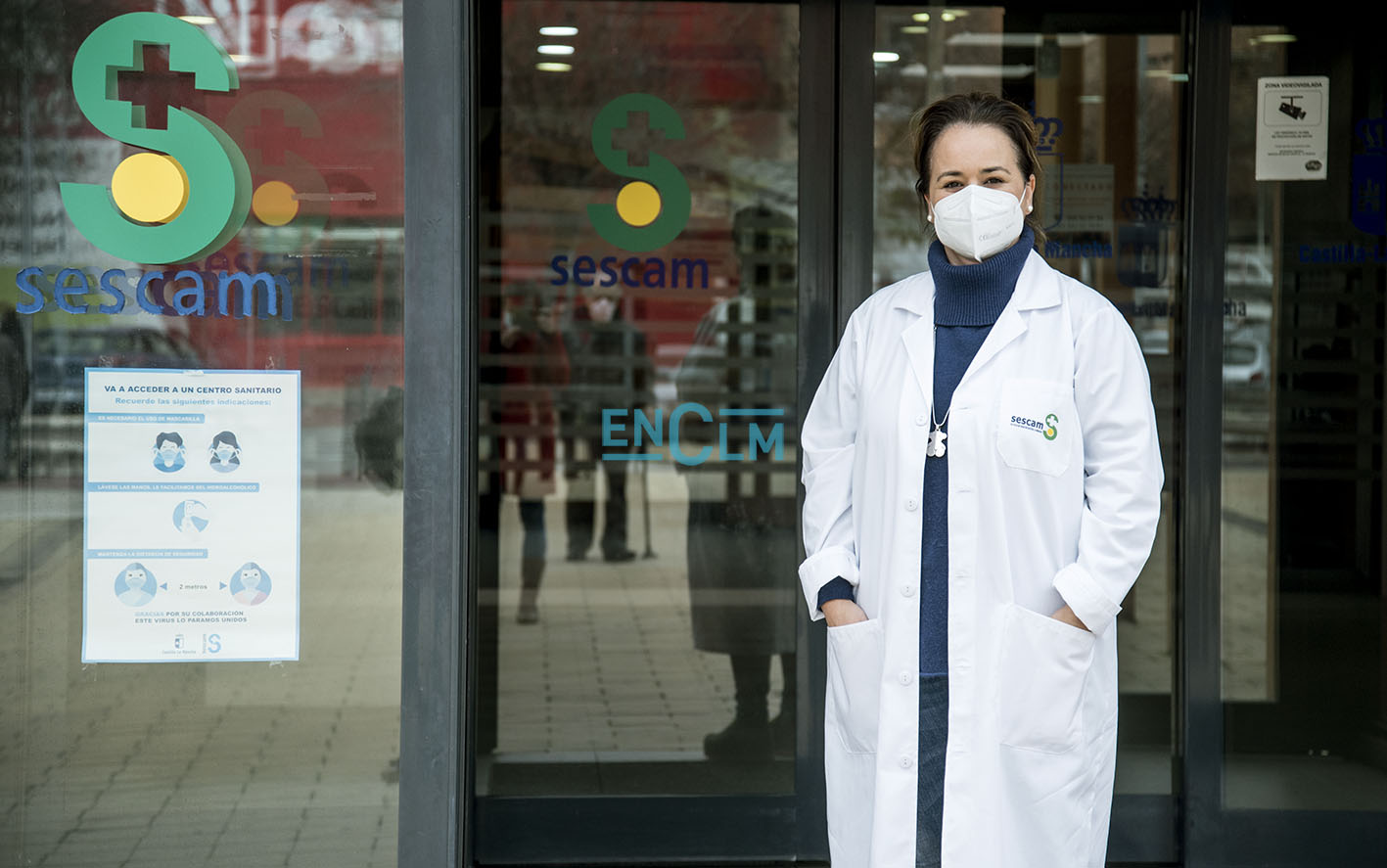 Laura Sánchez, coordinadora de Enfermería del centro de salud de Buenavista, en Toledo, siempre ha visto luz al final del túnel y siempre, a pesar de todo, tendrá una sonrisa que ofrecer a cada uno de sus pacientes.