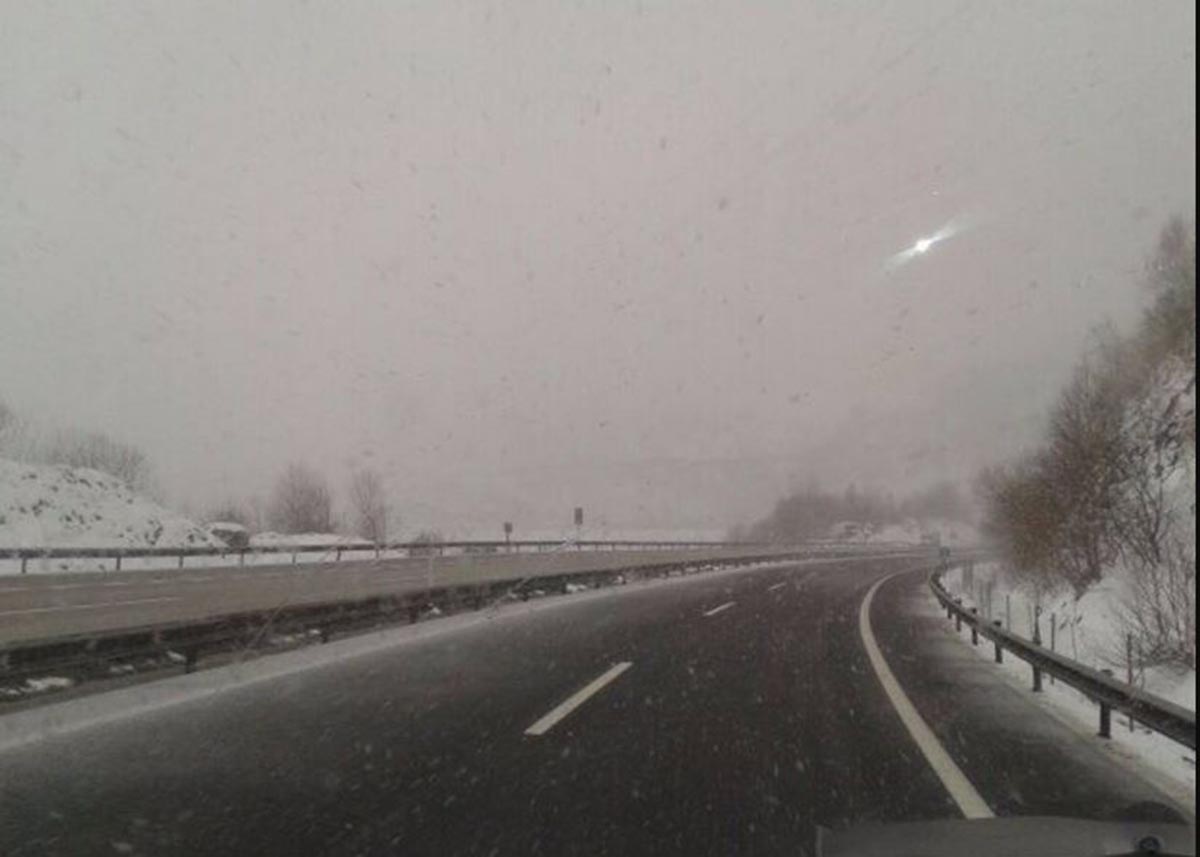 La nieve causó un accidente múltiple en Casas de Haro (Cuenca)