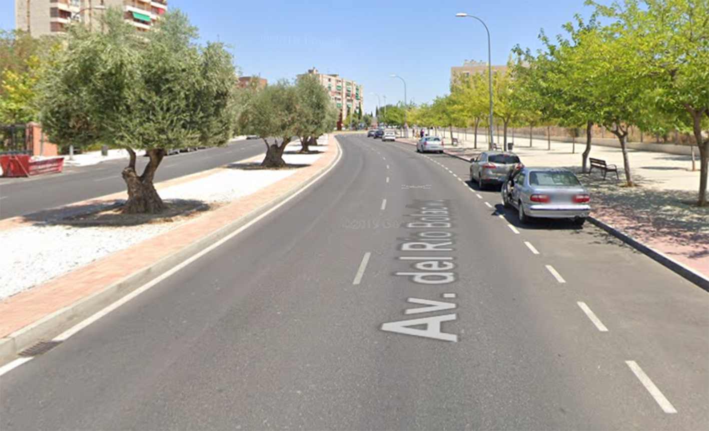 El accidente laboral ha ocurrido en una zona de obras de la avenida Río Boladiez, en Toledo.