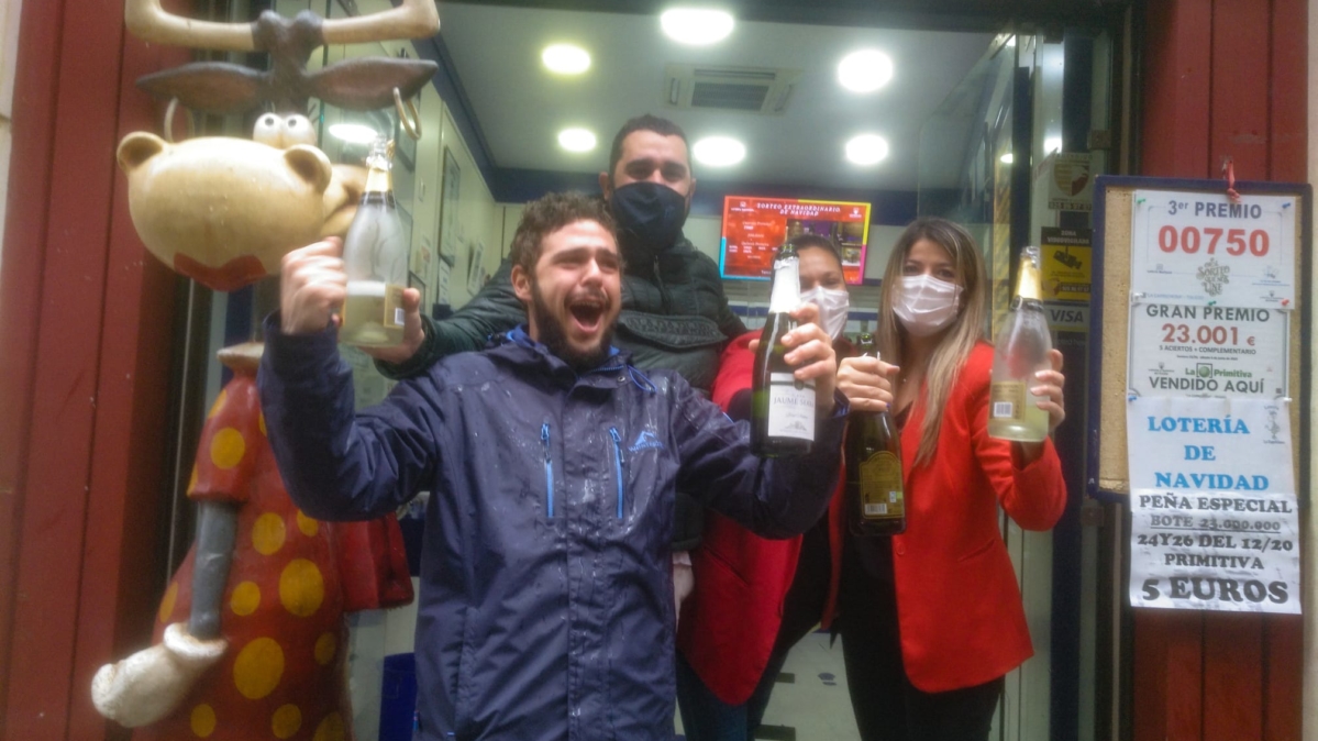 Alegría en la administración "La Caprichosa", en Toledo Foto - Rebeca Arango