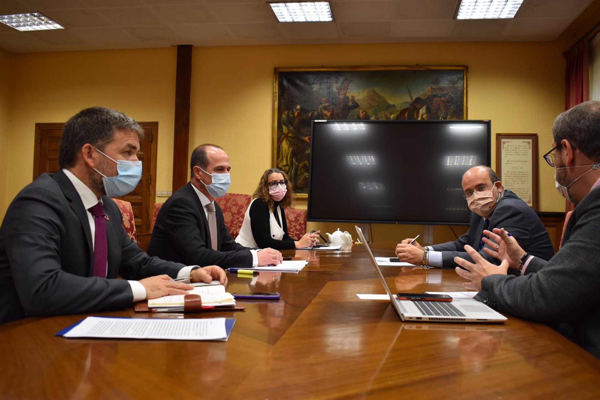 Reunión entre representantes de la Junta y el Ayuntamiento de Guadalajara.