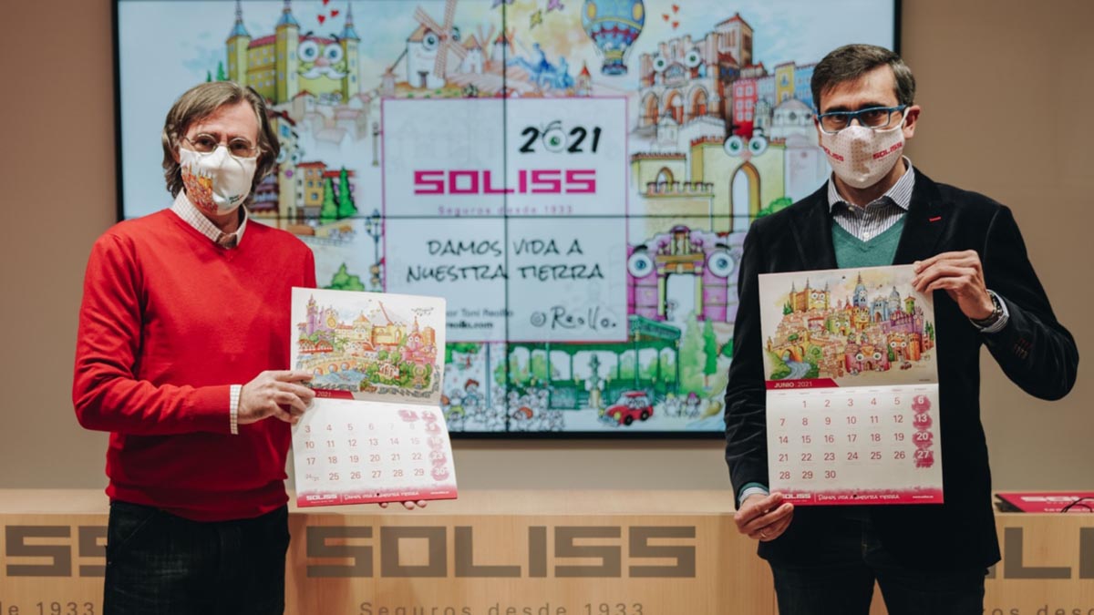 Toni Reollo (izquierda) y Sánchez Butragueño, presentando el calendario 2021 de Seguros Soliss