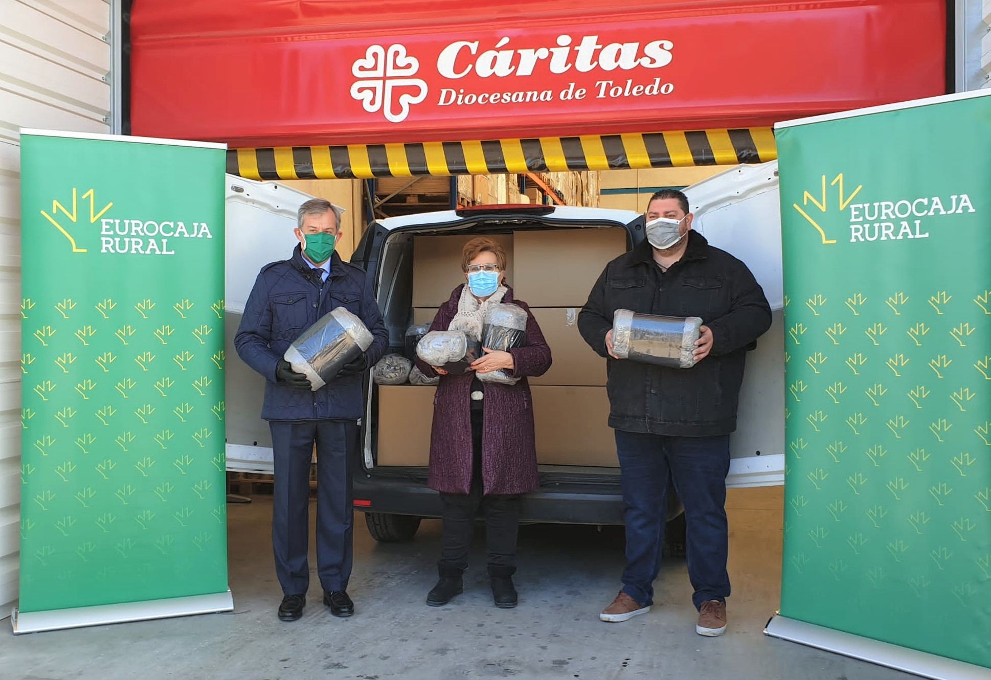 Eurocaja hace entrega del material a Cáritas Toledo.