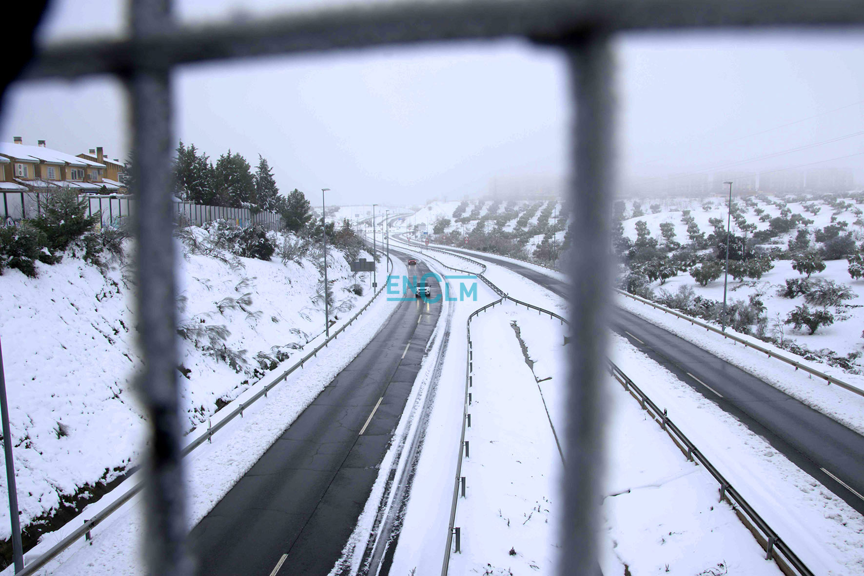 La nieve provocó la suspensión de clases. Ahora hay 11 institutos repartidos por la provincia que aún no han podido abrir.