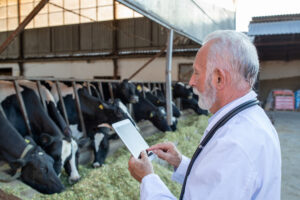 “Garantizamos la seguridad alimentaria en todos los eslabones de la cadena, desde la granja hasta la mesa", afirman los veterinarios.