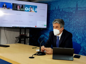 José Pablo Sabrido habla de la propuesta de Toledo para el AVE a su paso por la ciudad.